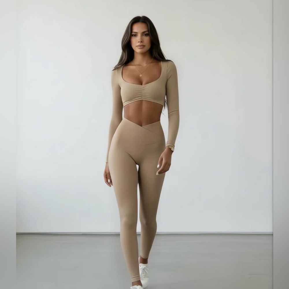 WRE LUXE VISION - V-CUT LEGGINGS